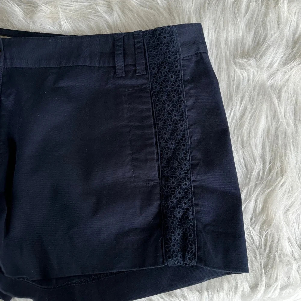 Tory Burch Shorts Navy Blue Eyelet Lace Trim Chino Gold Logo Button Size 8